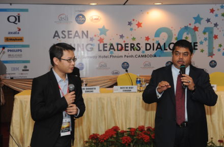 Dato' Vijay answers a question from a ASEAN young leader from Indonesia